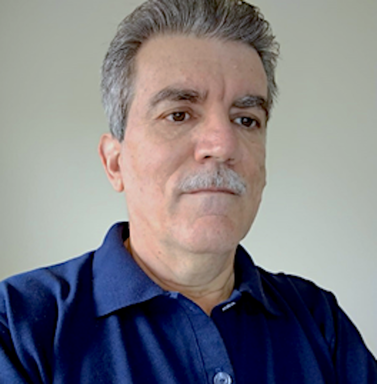 author-Luis Cyrino
