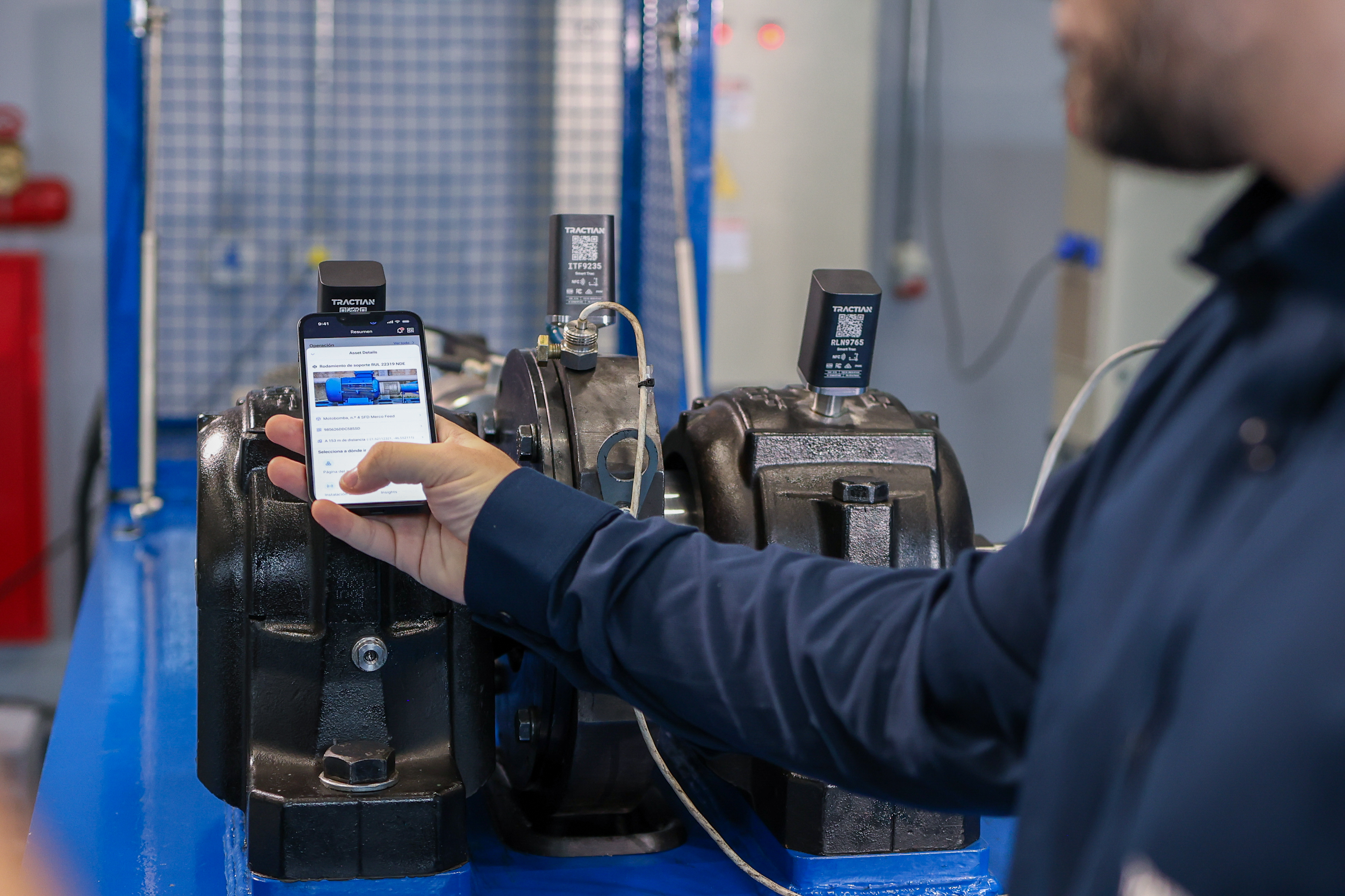 Smart Trac: All-in-One Ultrasonic & Vibration Sensor